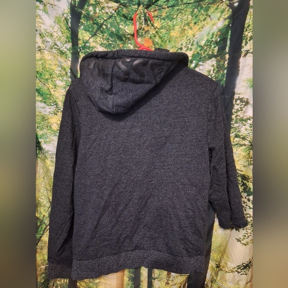 DIY project GUESS hoodie - Picture 5 of 12
